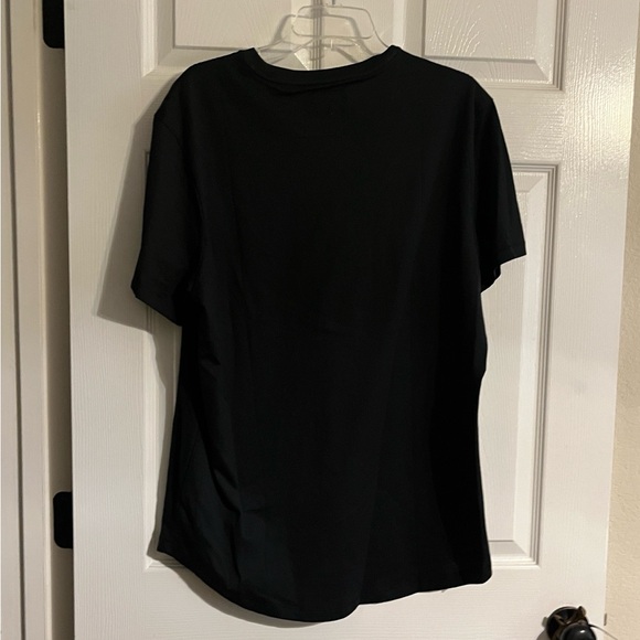 NWOT CUTS CLOTHING Curve-Hem Athletic Fit T-Shirt - Picture 3 of 9